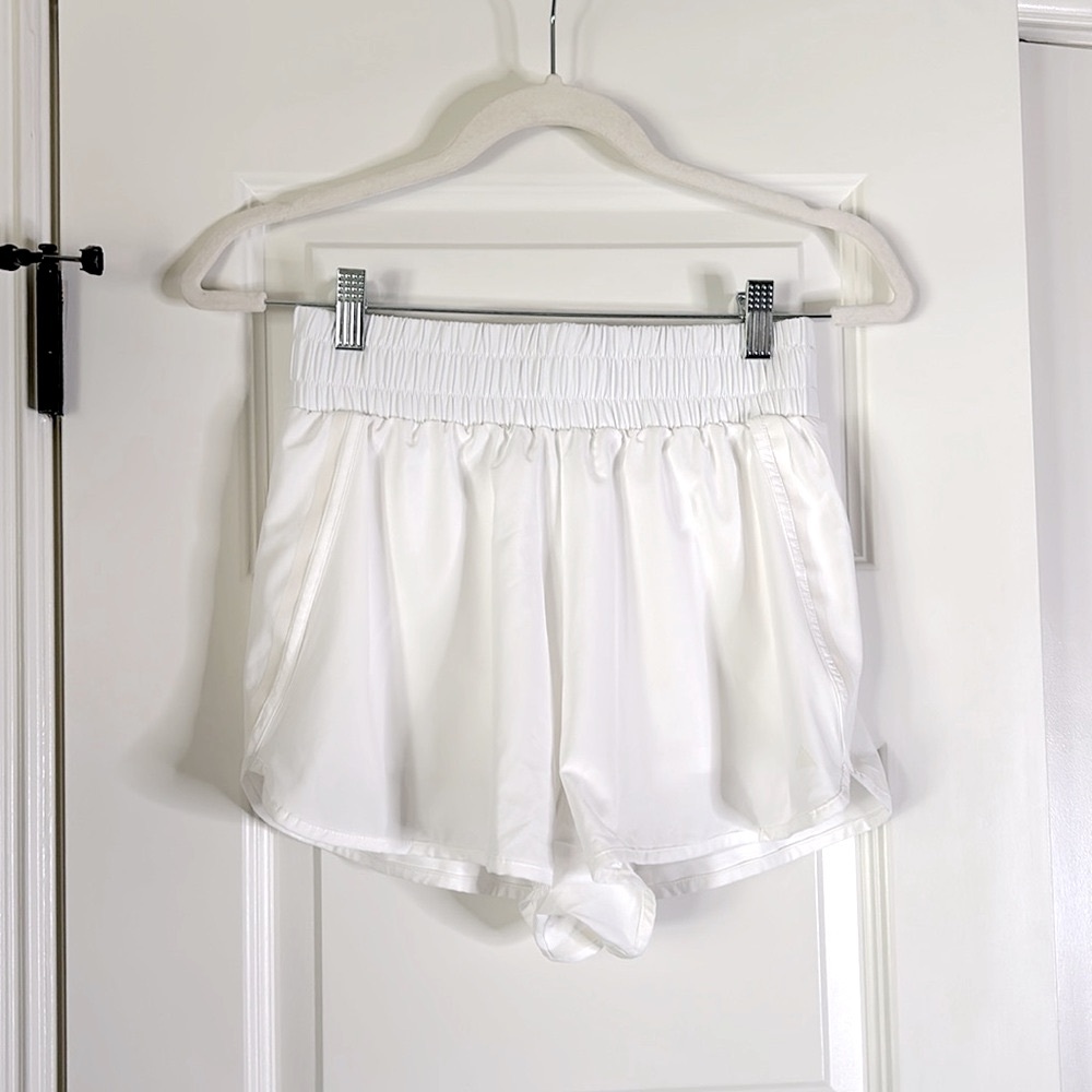 Running short elastic waist short lined 2 side pockets for phone etc